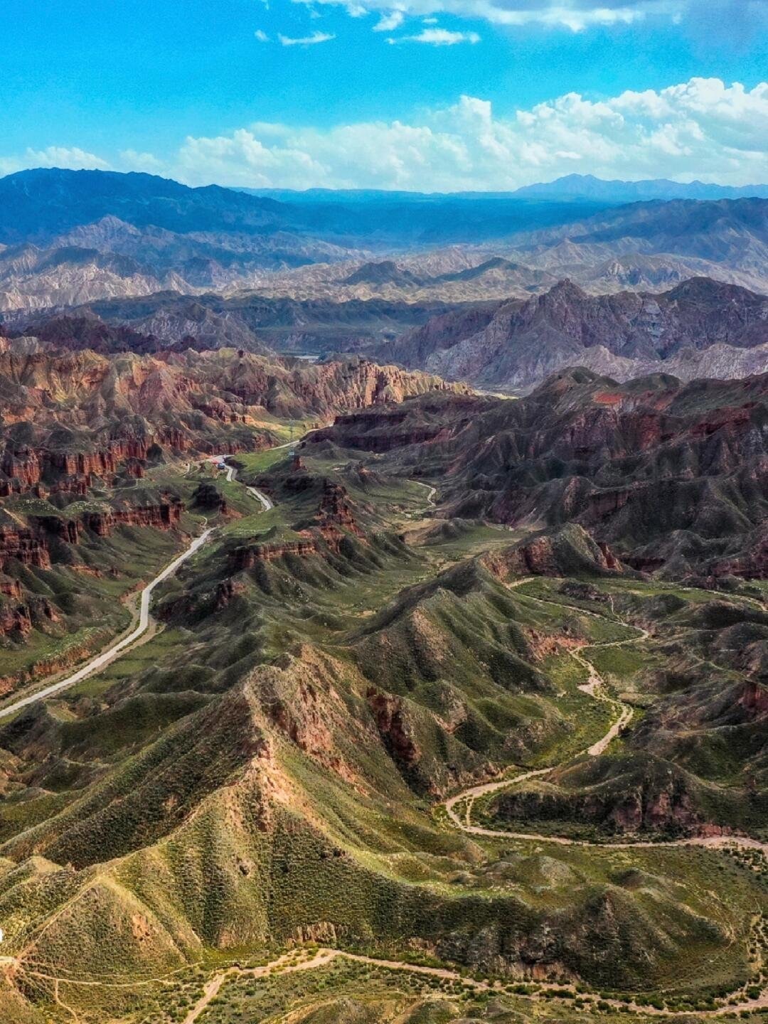 甘肃阳光下的温馨日常掠影